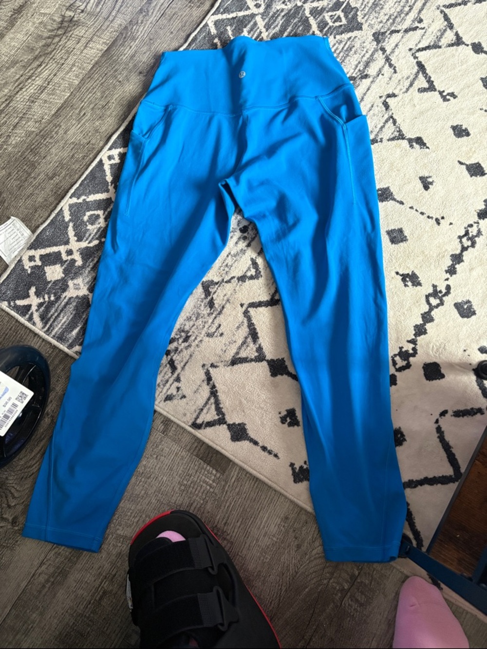 Like new Size 10 lululemon Align HR 25” Leggings in Poolside Blue w/pockets
